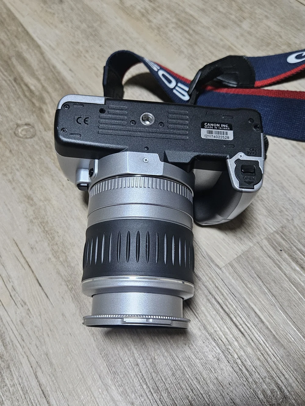 Canon EOS Rebel Ti 35 mm Film Camera With Strap And EF 28-90mm Zoom Lens